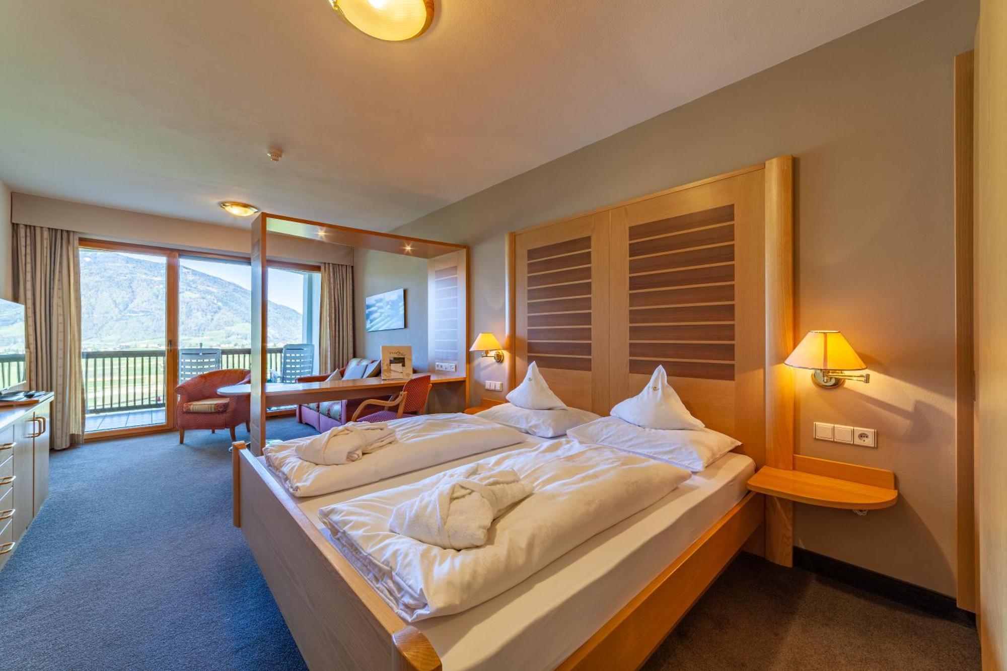 Hotel Tyrol Шена Екстериор снимка